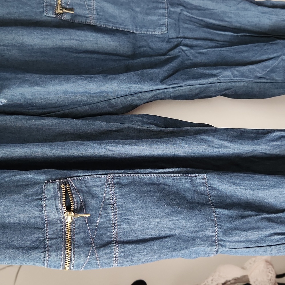 Jeans - Picture 2 of 4